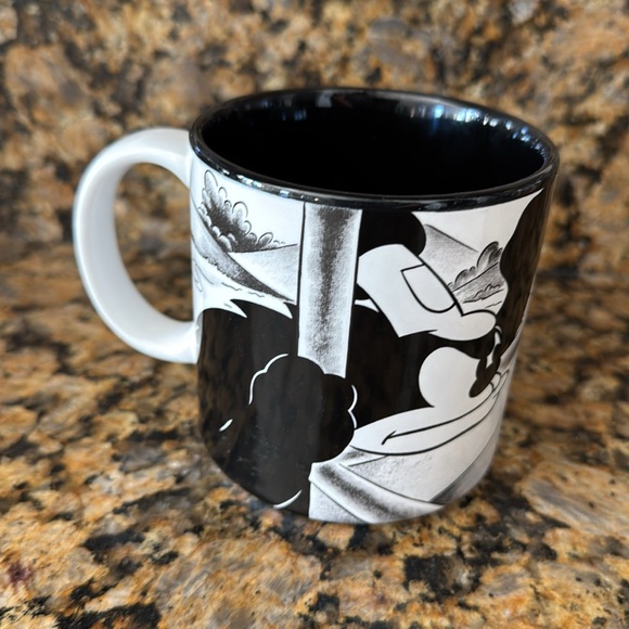 Disney Black and White Mickey Mouse coffee mug - Picture 4 of 5